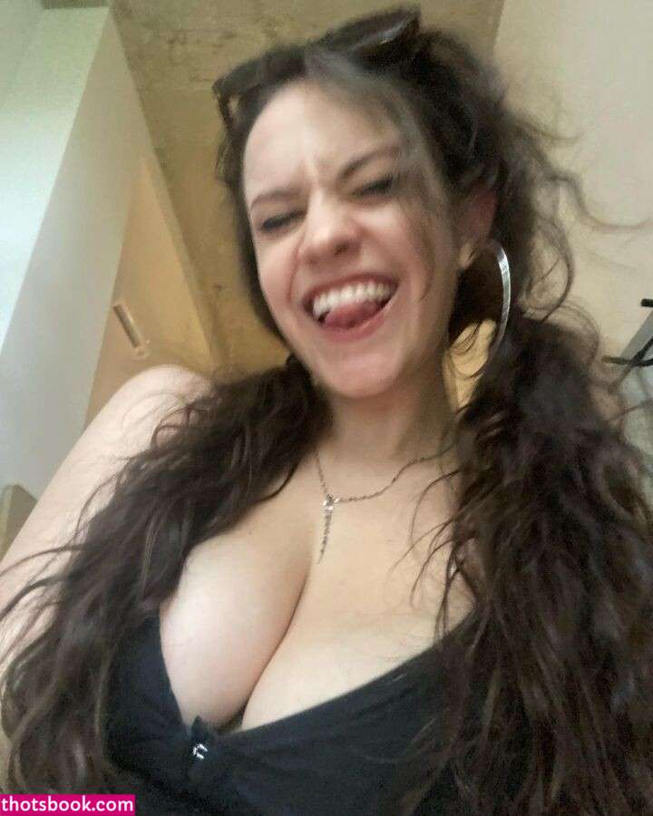 Quinn Finite Photo #134