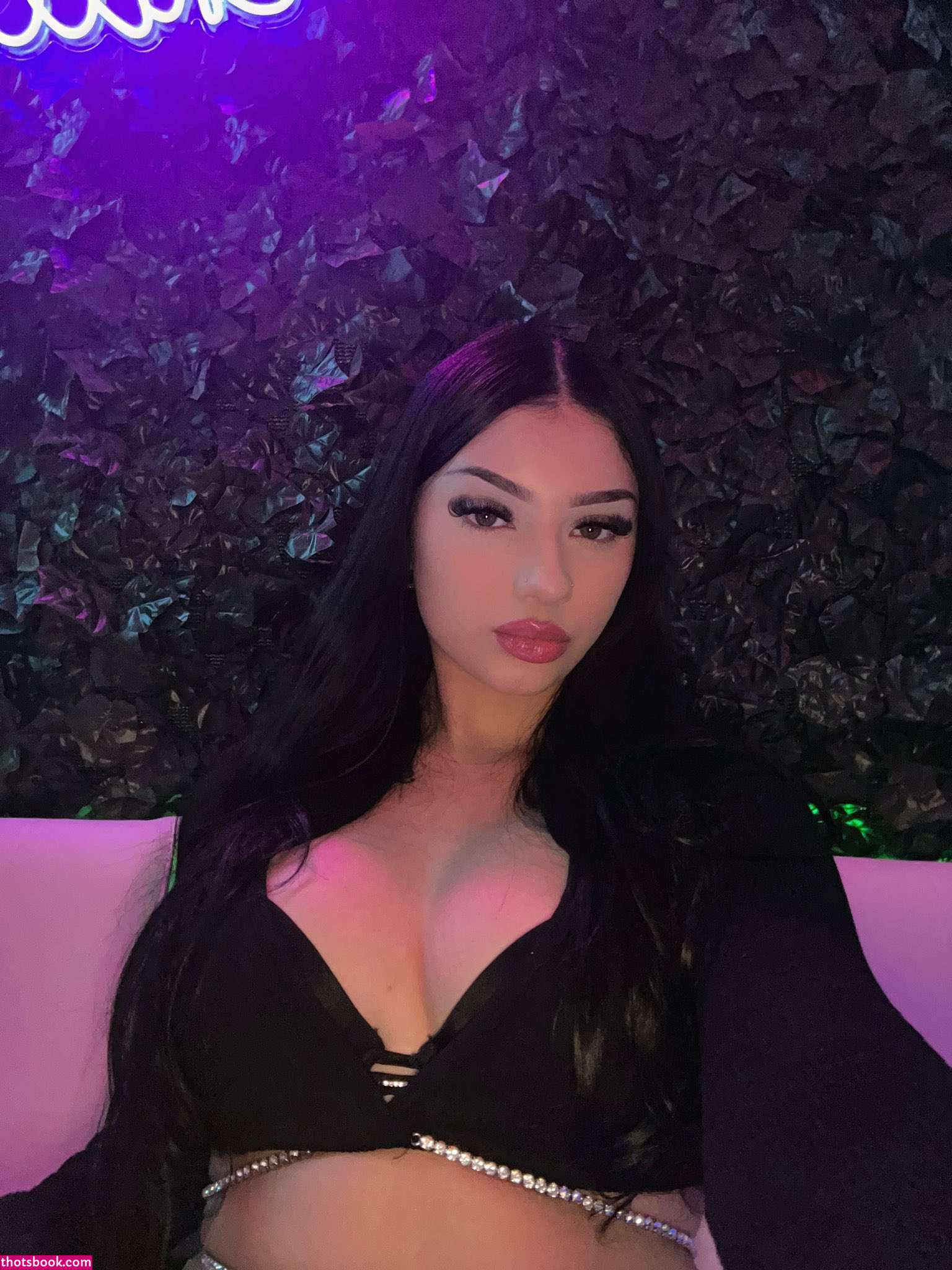 Leslie Emma Photo #1