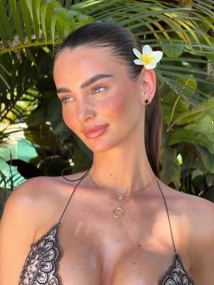 Maddy Cheary Photo #182