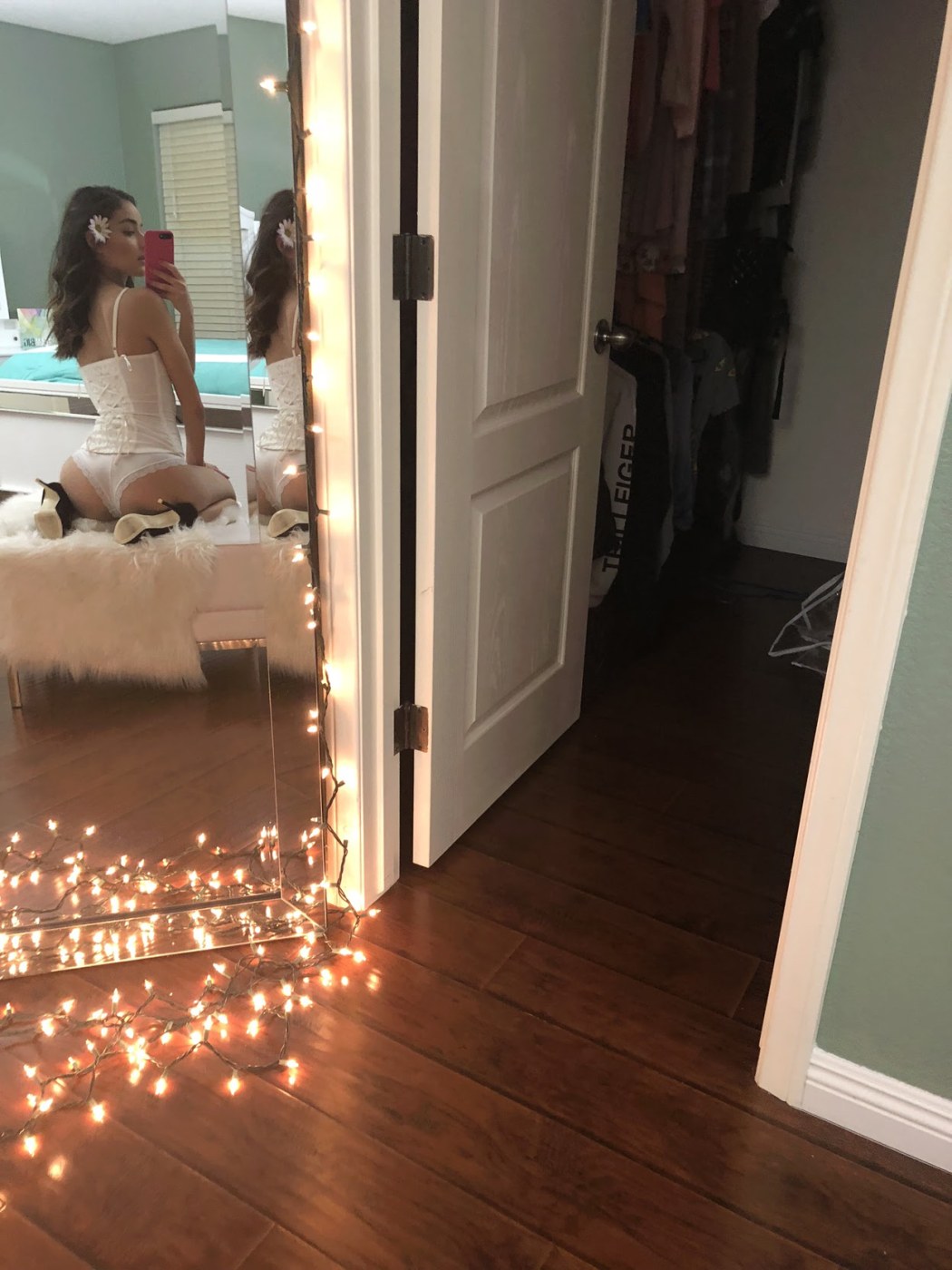 Emily Willis Photo #242