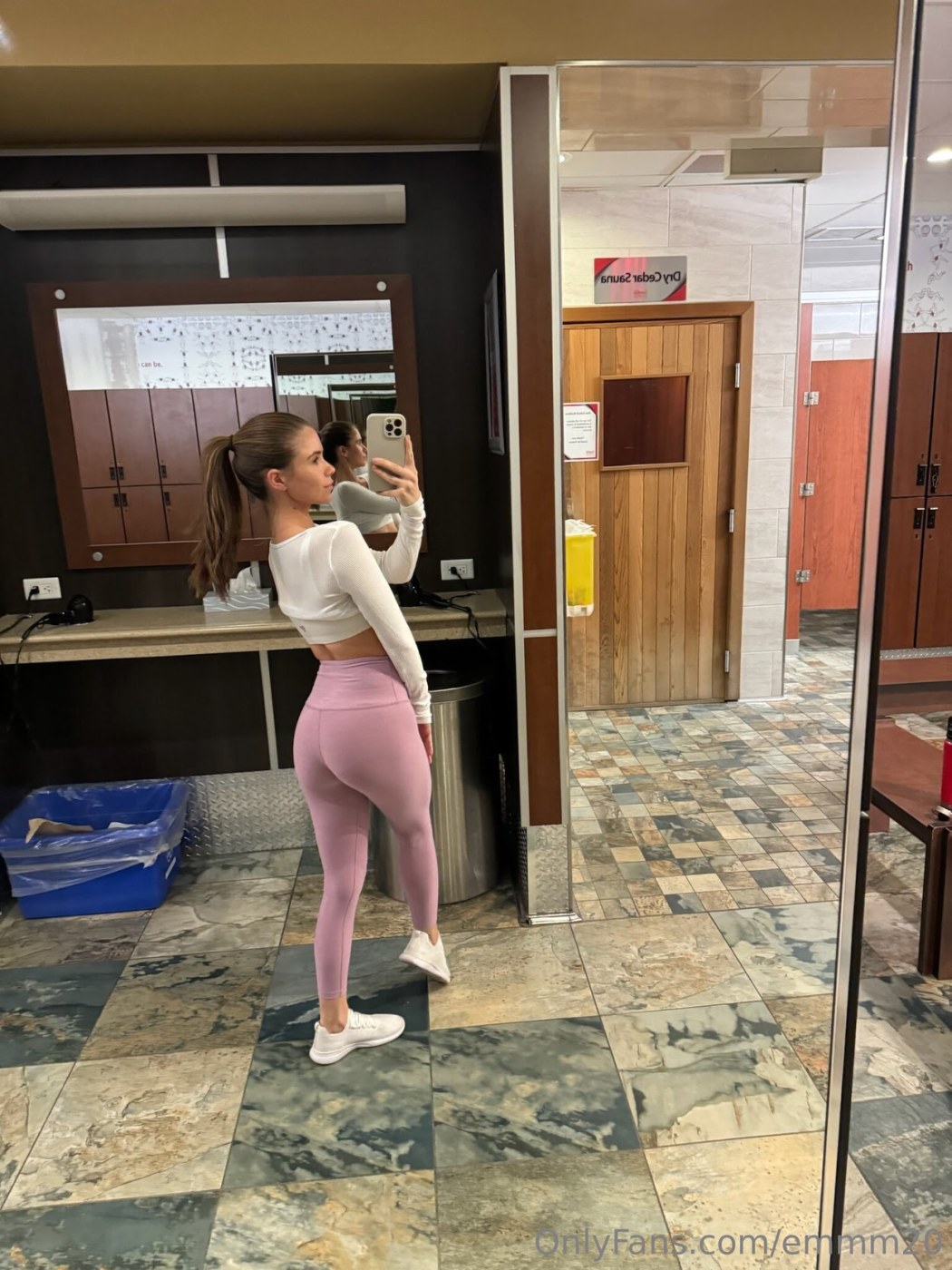 Emily Levy Photo #16