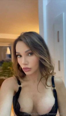 Elena Frey Photo #11