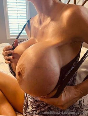 fitbustyfabulousover50 Photo #12