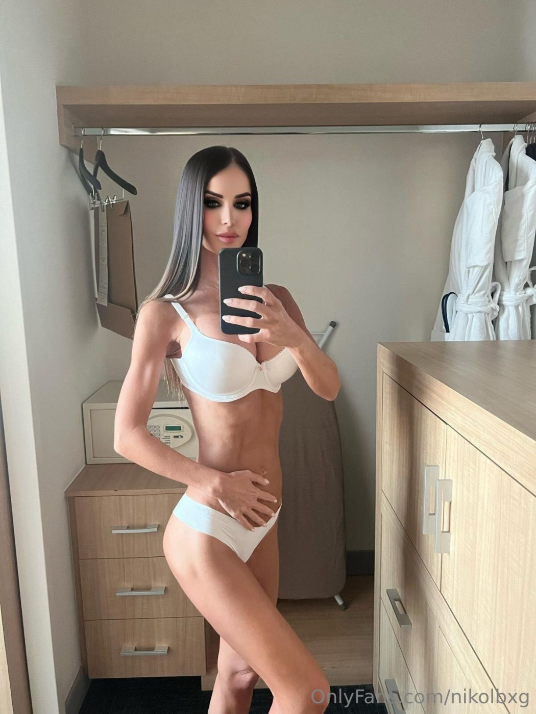 Nikola Jiraskova Photo #44