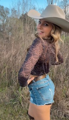 Kiara Louviere Photo #24