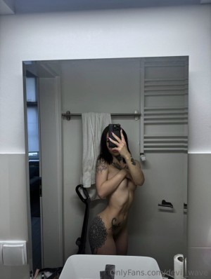 Succuba Tinyy Photo #3