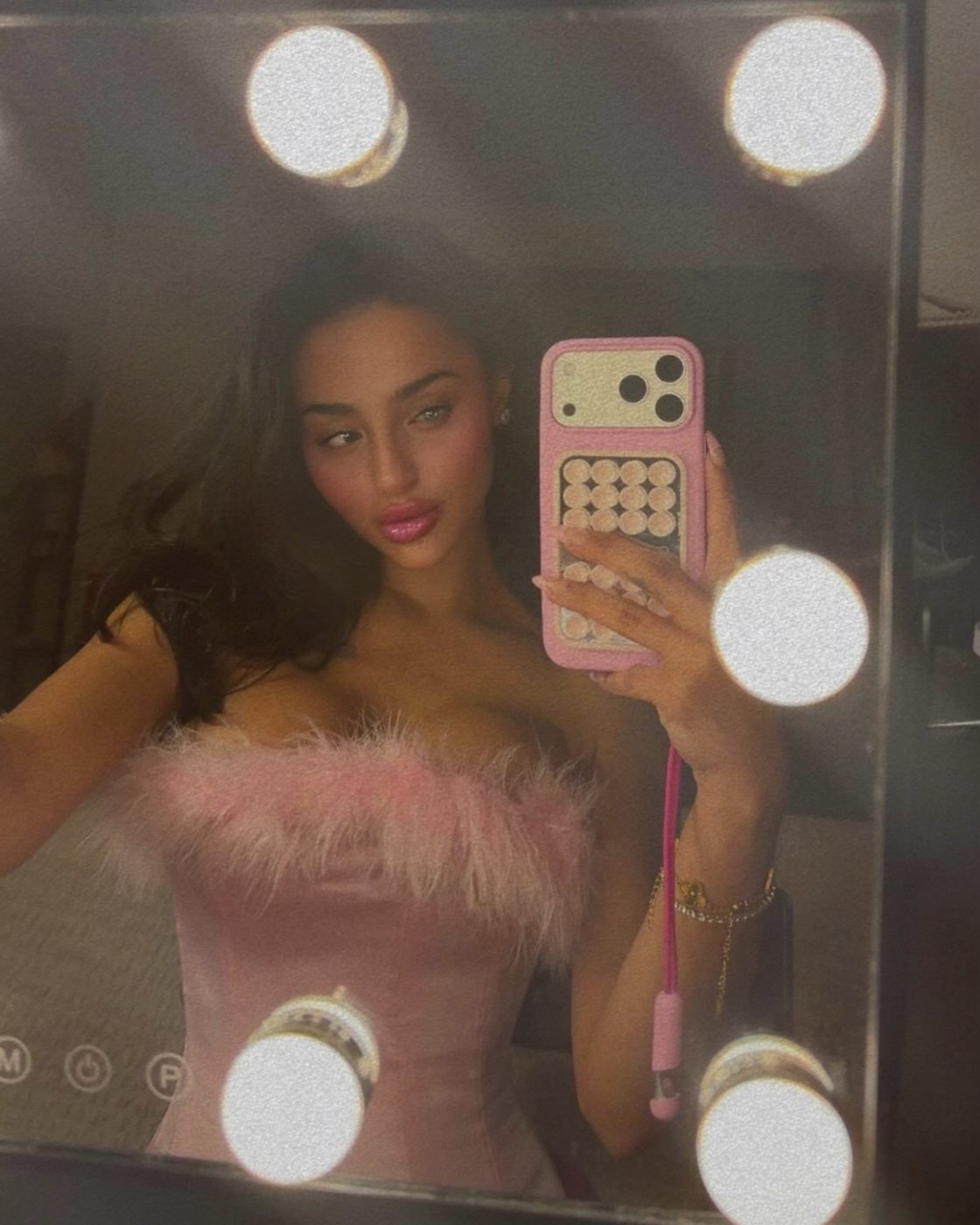 Demianabish Photo #5