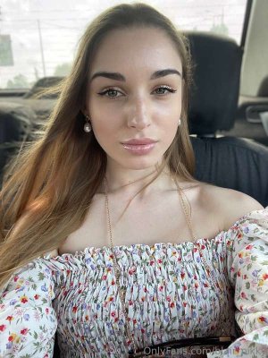 blair_pikky Photo #14