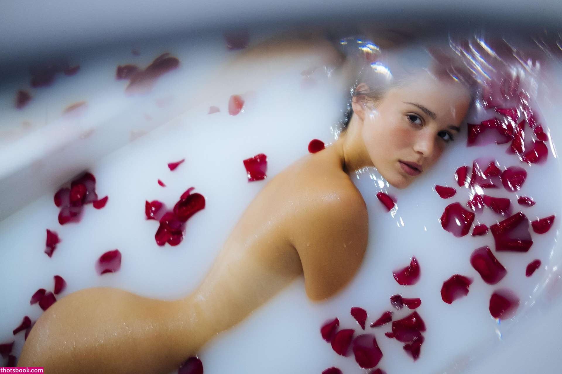 Alba Baptista Photo #32