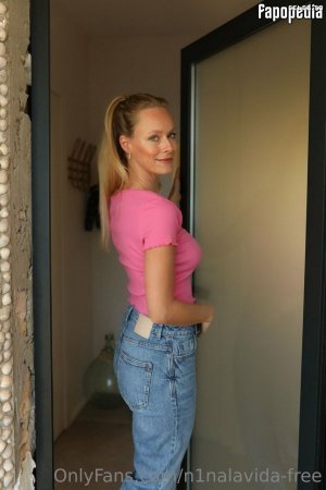 Nina Thomas Post #12