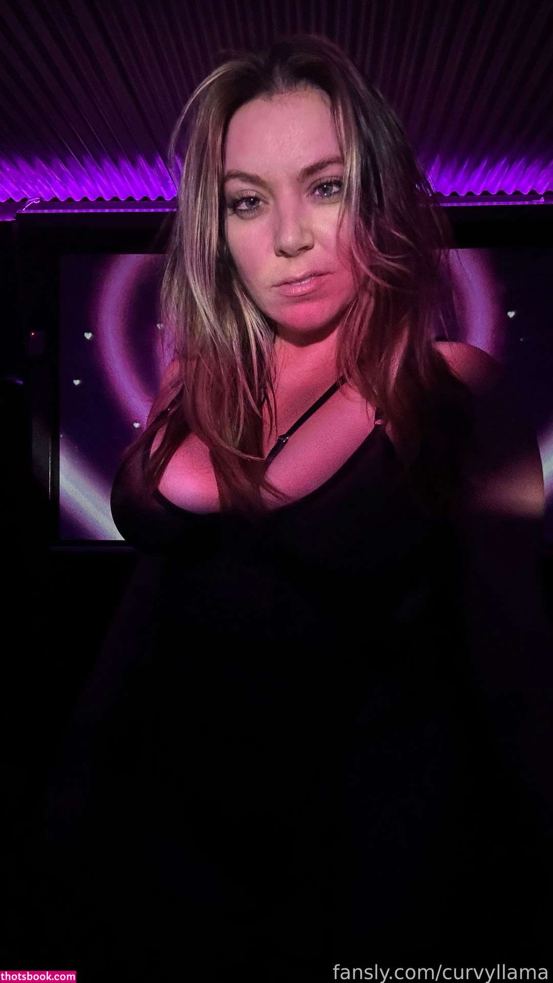 Curvyllama Photo #108