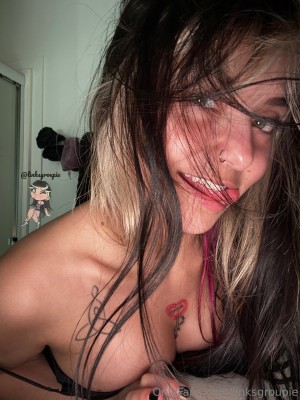 Linksgroupie Photo #331