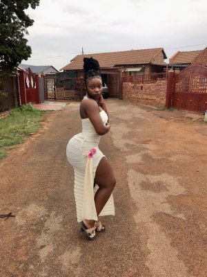 Vunene Taiwo Mabunda Photo #24