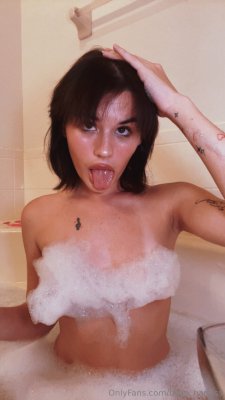 Bella Harts Photo #7