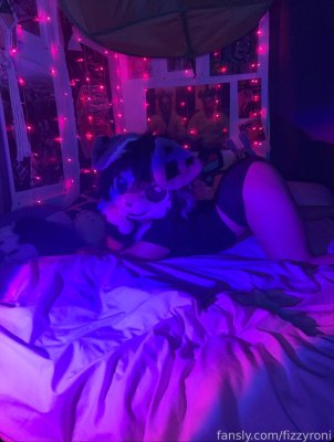fizzyroni Photo #18
