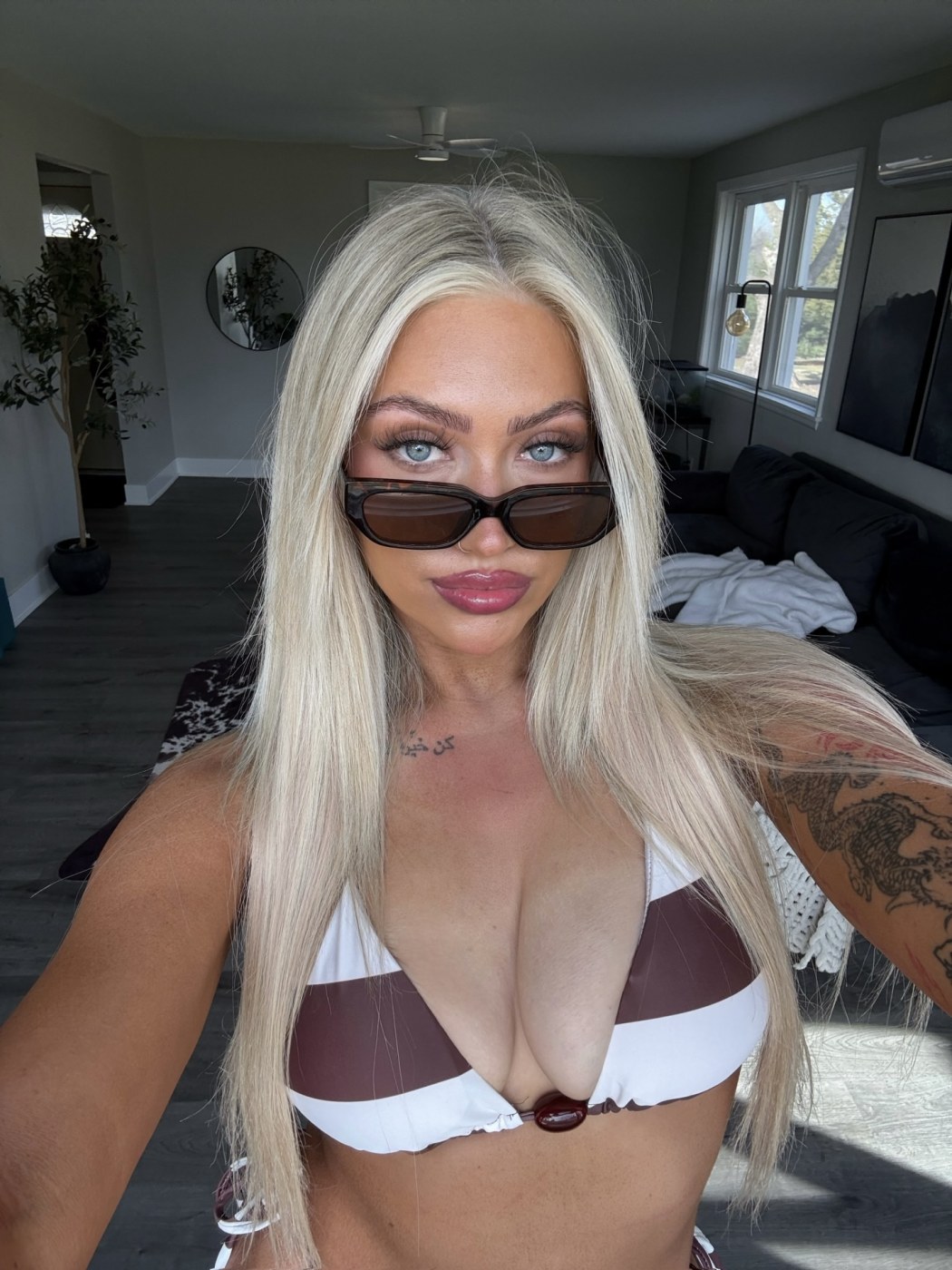honeyrhiii Photo #1