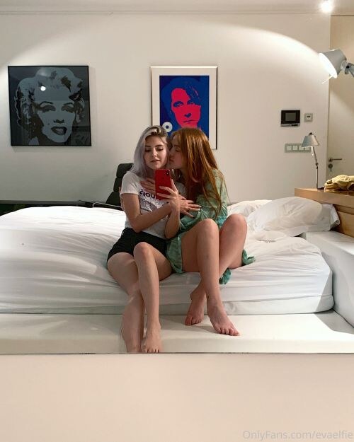Eva Elfie Photo #13