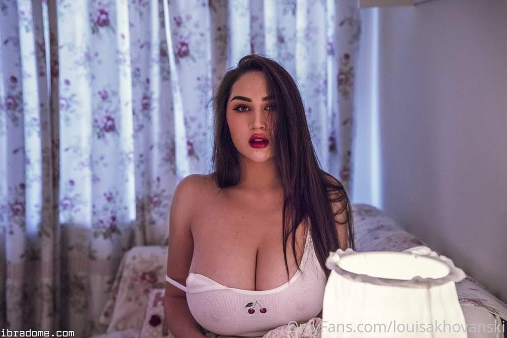 Louisa Khovanski Photo #106