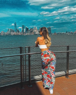 Lacey Montgomery Photo #75