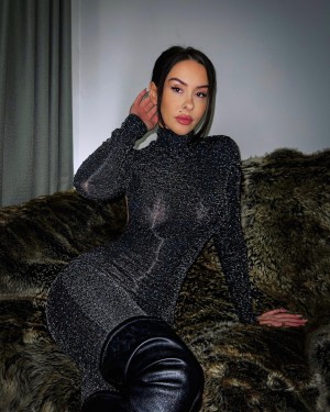 Lacey Montgomery Photo #131