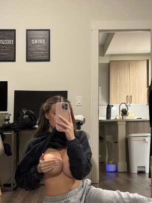 Kendra Rowe Photo #192