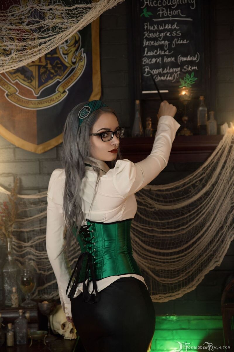 Genevieve Photo #131