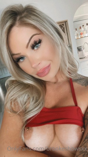 brookeshowsxx Photo #9