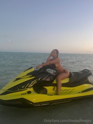 Daphnejoy Photo #58