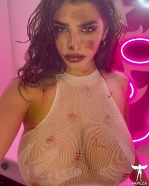 Ika Dauria Photo #2
