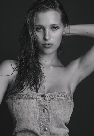 Laura Oganessian Photo #12