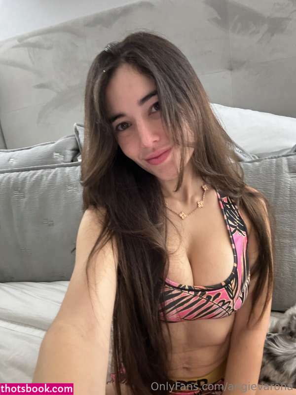 Angie Varona Photo #226