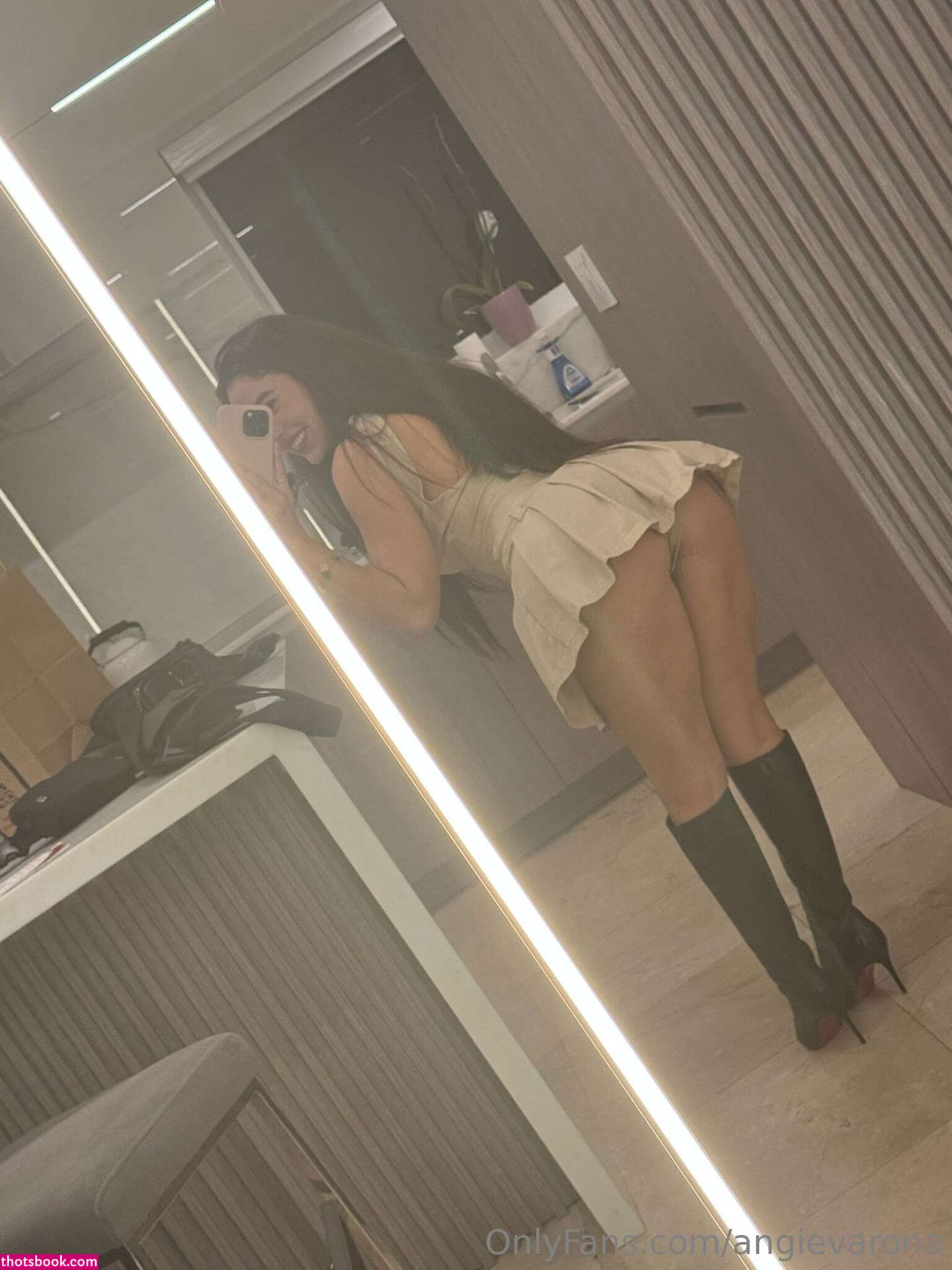 Angie Varona Photo #233