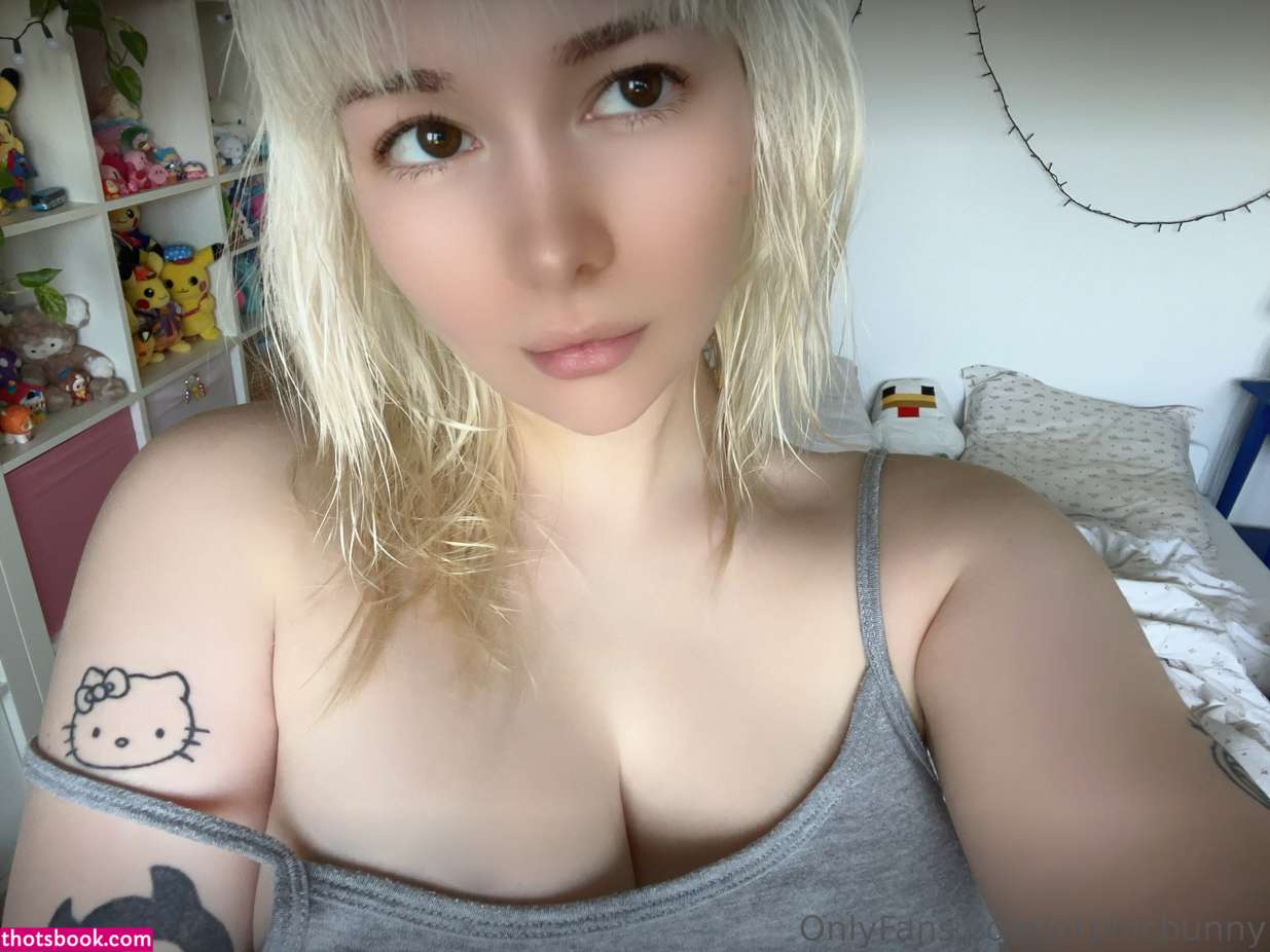 Monochromesan Photo #314