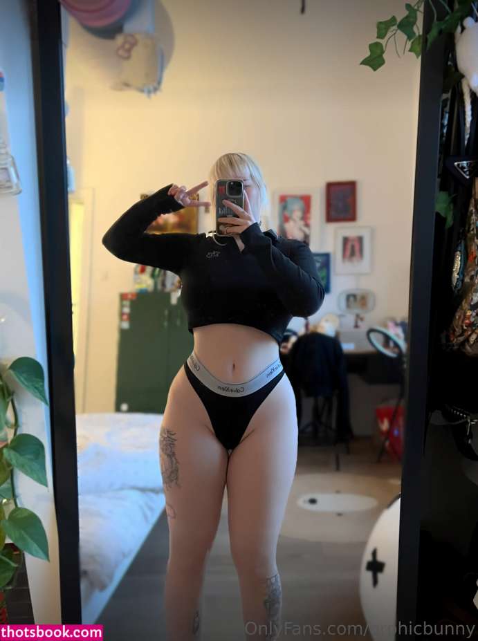 Monochromesan Photo #320