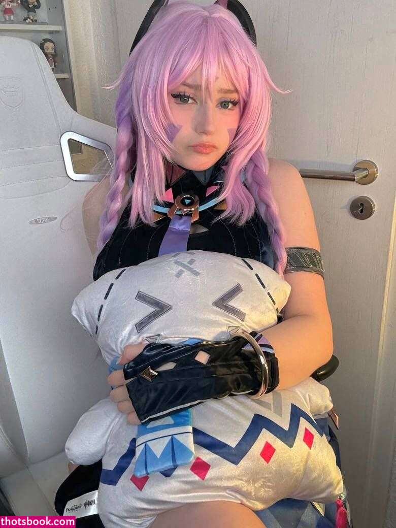Upminaa Photo #106