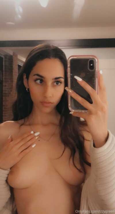 Izzy Green Photo #87