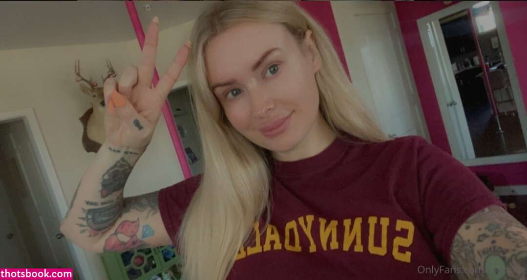 Laura Lux Photo #31