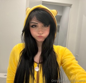 Julzzess Photo #32