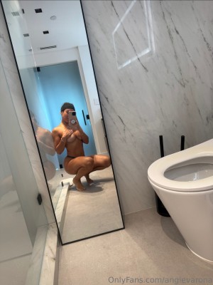 Angie Varona Photo #359