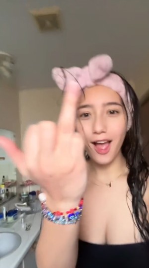 Sabrina Pezeshkian Photo #77