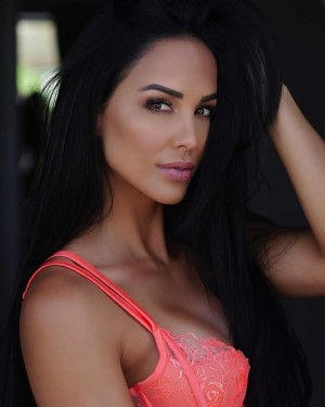 Melissa Riso Photo #20