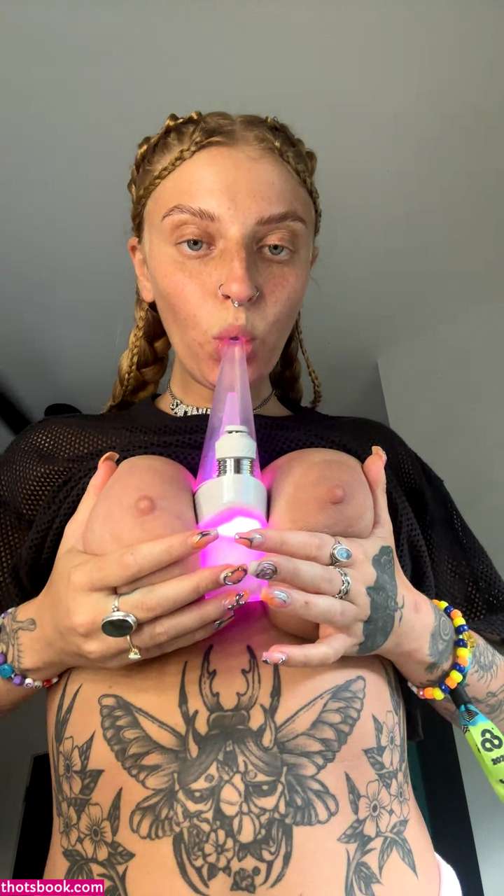 Samnimetitties Photo #70