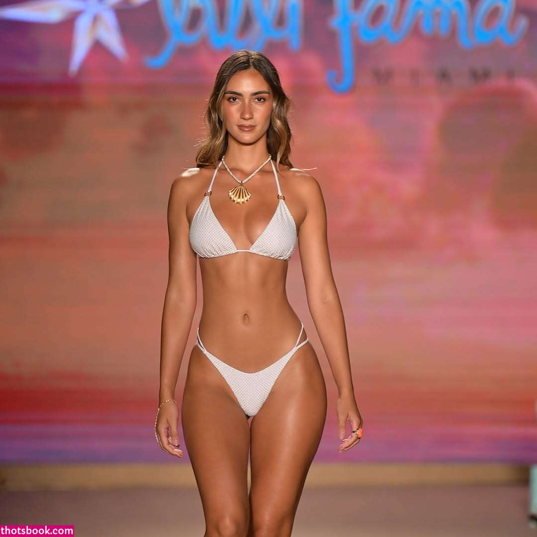 Priscilla Ricart Photo #262