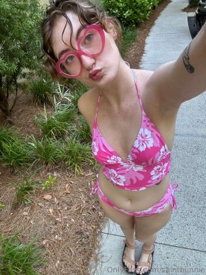 saintbunnie Photo #4
