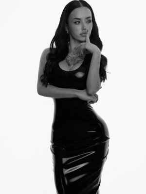 lyna_com Photo #9
