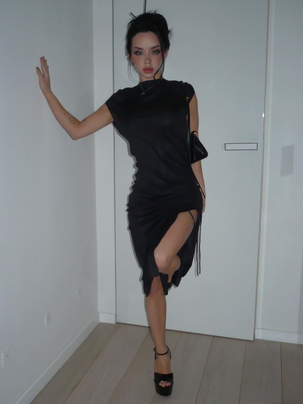 lyna_com Photo #12