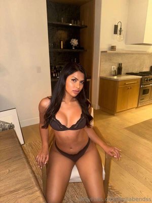 bellabendss Photo #25
