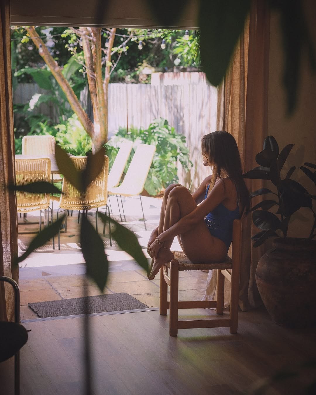 Betsy Alvarez Photo #6