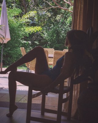 Betsy Alvarez Photo #4