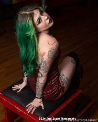 Gothiclewdityqueen Photo #5